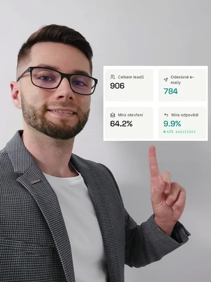 Pavel Čermák ukazuje čísla z prvního měsíce s AI obchodníkem