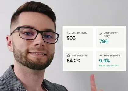 Pavel ukazuje na čísla z první verze HypeLeadu: 906 leadů, 784 odeslaných e-mailů, míra odpovědí 9,9 %, z toho 63 % pozitivních